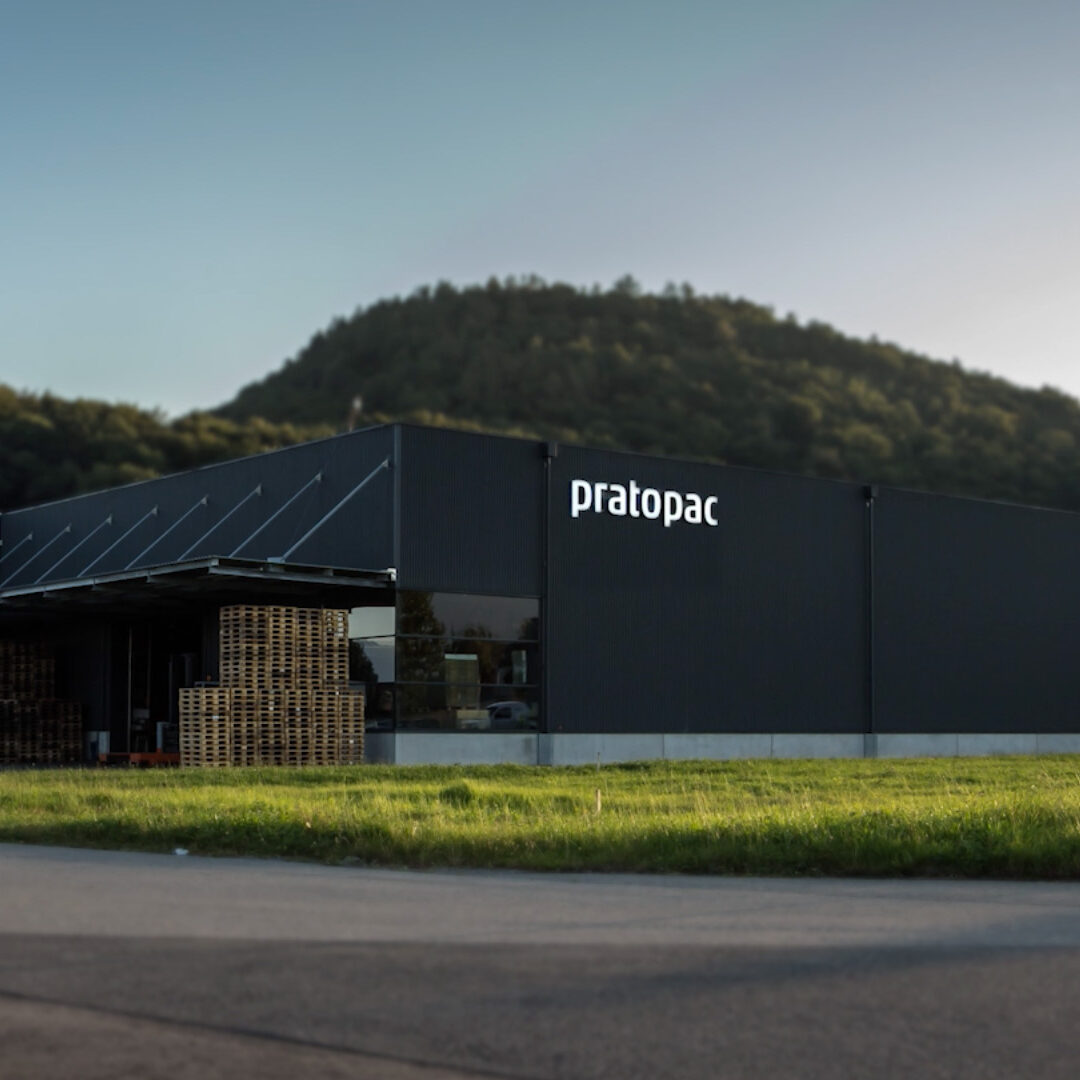 Firmengebäude pratopac Produktion von außen